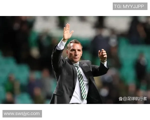 揭秘蘑菇头足球明星的真实身份与他在绿茵场上的传奇故事