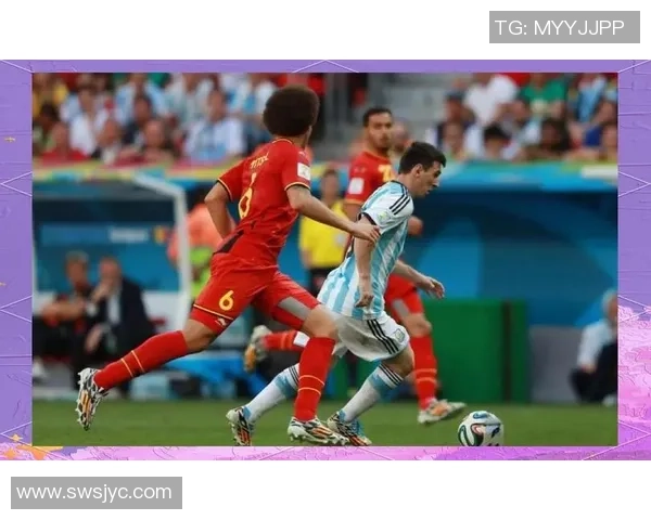 足球明星背后的不知名英雄们他们的故事同样值得被铭记与传颂